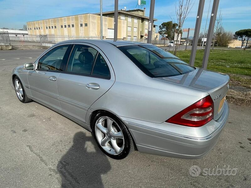 Usato 2004 Mercedes 220 Diesel (4.700 €)