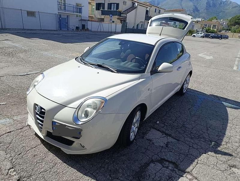 Usata 2010 Alfa Romeo MiTo Distinctive Due volumi | 3500 € (Ottimo prezzo) - Immagine 1/4