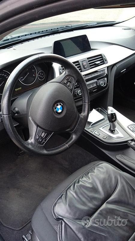 Usata BMW 318 150 CV (110 kW) 2019 Nero Station wagon