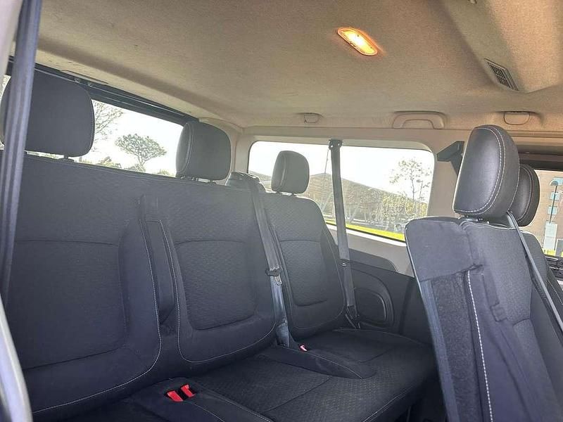 Usata Opel Vivaro 140 CV (102 kW) 2018 Nero Monovolume