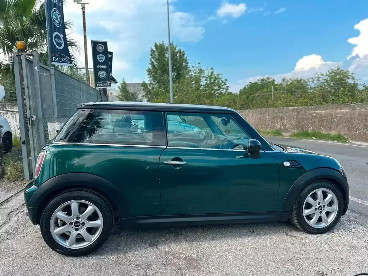 Usata Mini Cooper 109 CV (80 kW) 2009 Verde Utilitaria