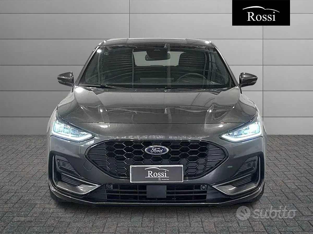 Usata Ford Focus ST 116 CV (85 kW) 2025 Grigio Berlina
