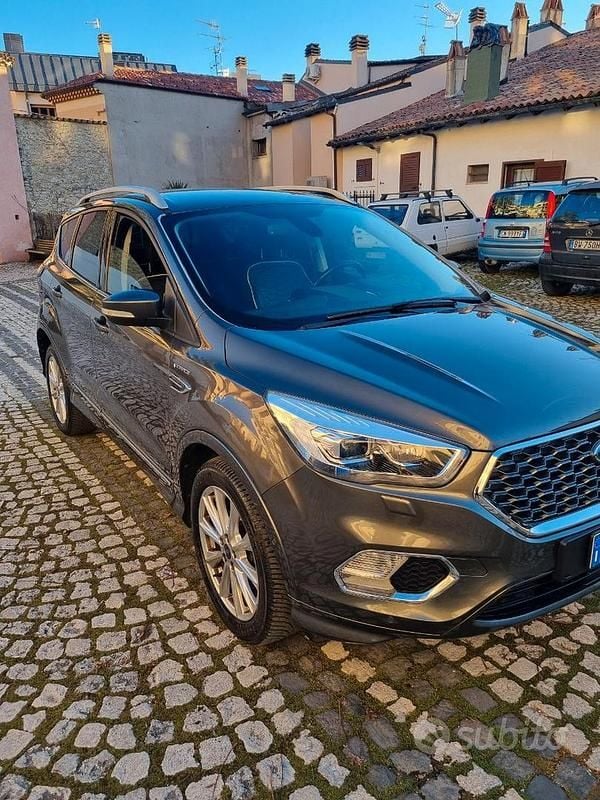 Usata Ford Kuga 150 CV (110 kW) 2018 Grigio SUV