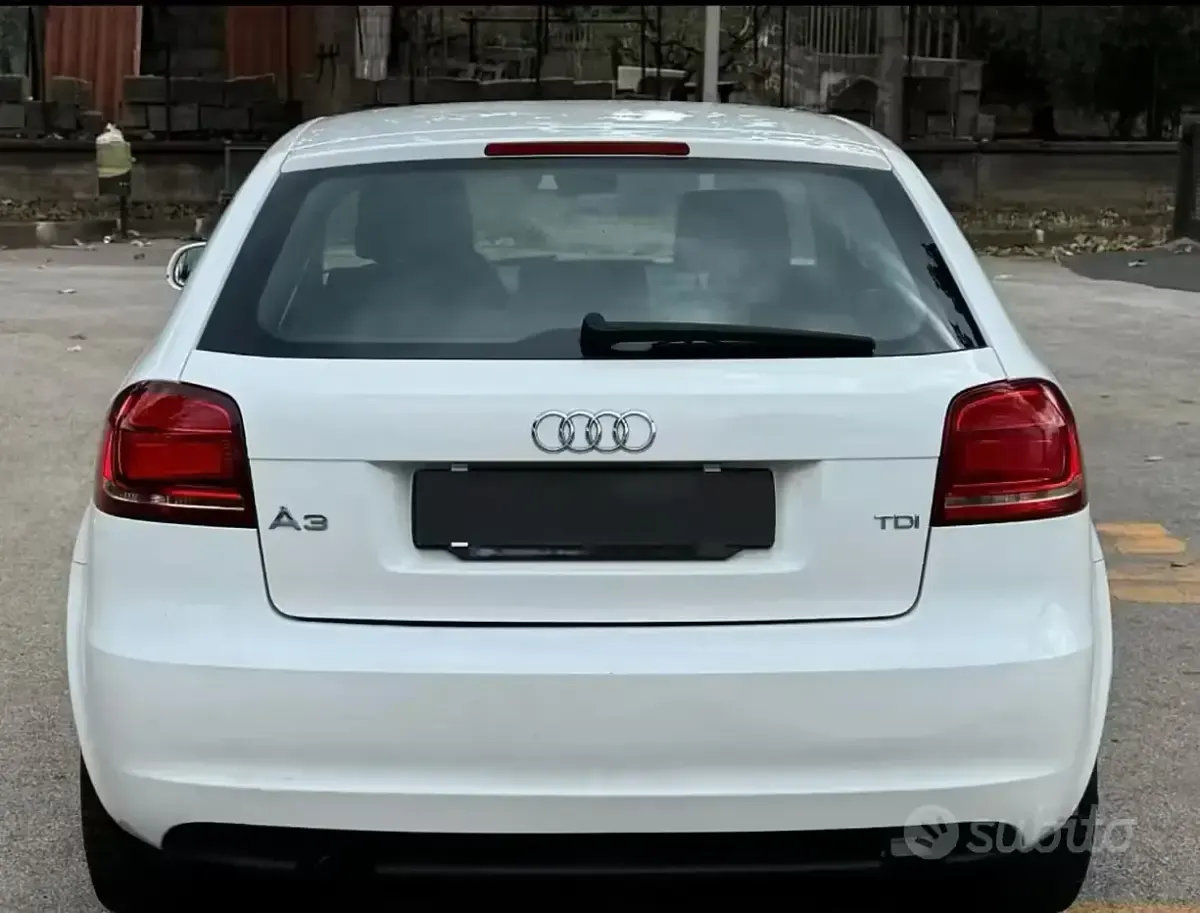 Usata Audi A3 Comfort 105 CV (77 kW) 2011 Bianco Utilitaria