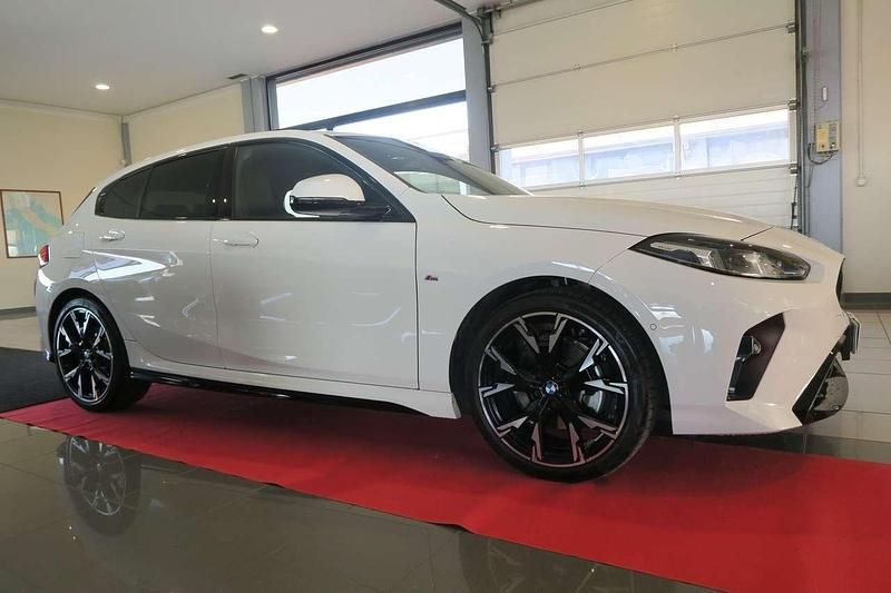 Usata BMW 120 M Sport 163 CV (119 kW) 2025 Alpineweiss Utilitaria