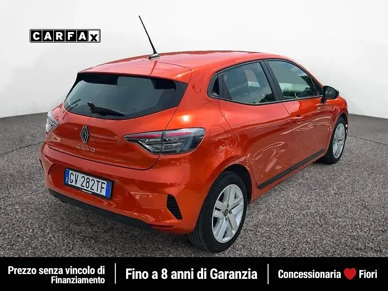 Usata Renault Clio V Evolution 91 CV (66 kW) 2024 Arancione Utilitaria