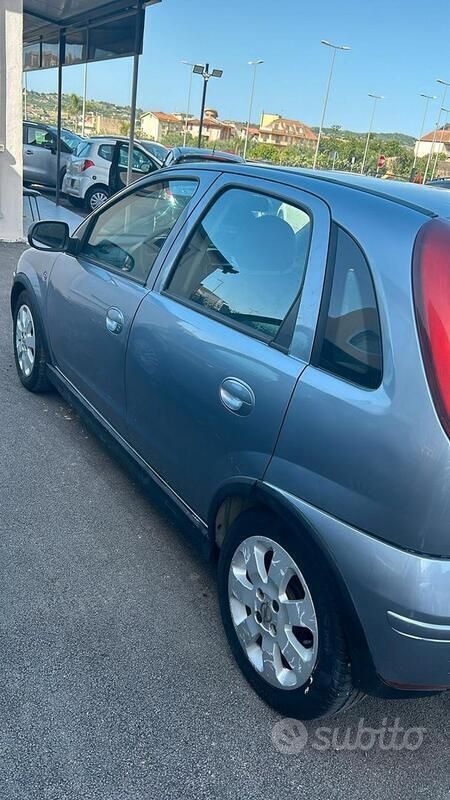 Usata Opel Corsa Enjoy 69 CV (50 kW) 2005 Grigio Furgone