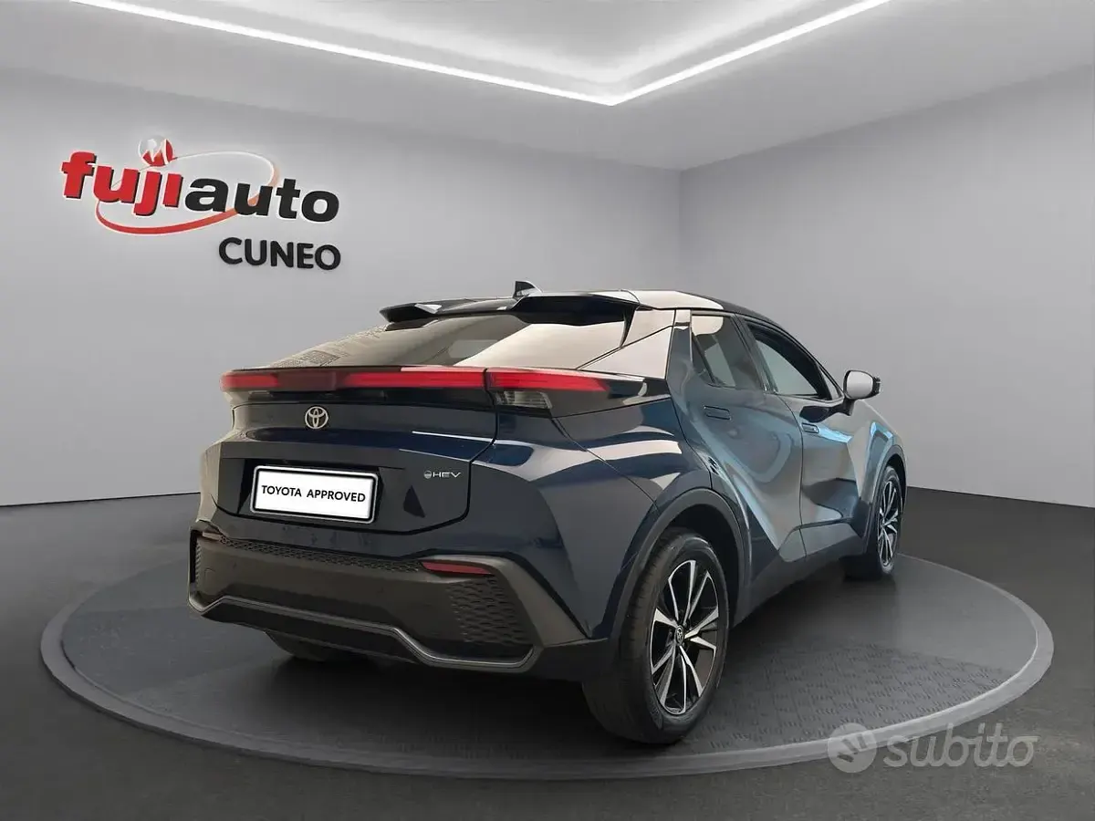 Usata Toyota C-HR Trend 197 CV (144 kW) 2024 Grigio SUV