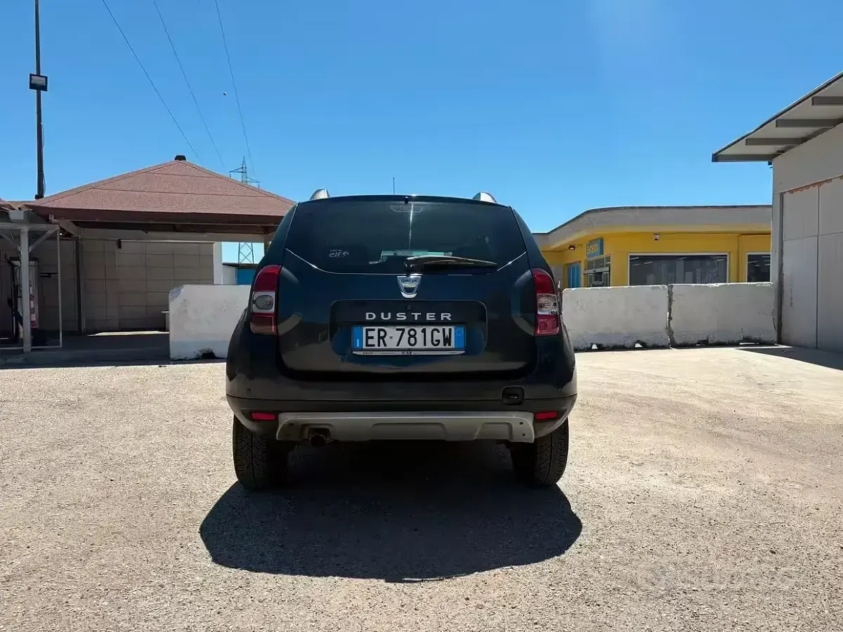 Usata Dacia Duster Ambiance 109 CV (80 kW) 2013 Nero SUV