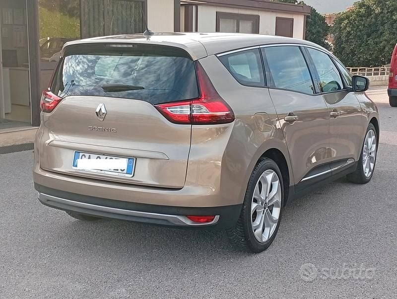 Usata Renault Grand Scénic IV Initiale 120 CV (88 kW) 2020 Giallo Monovolume