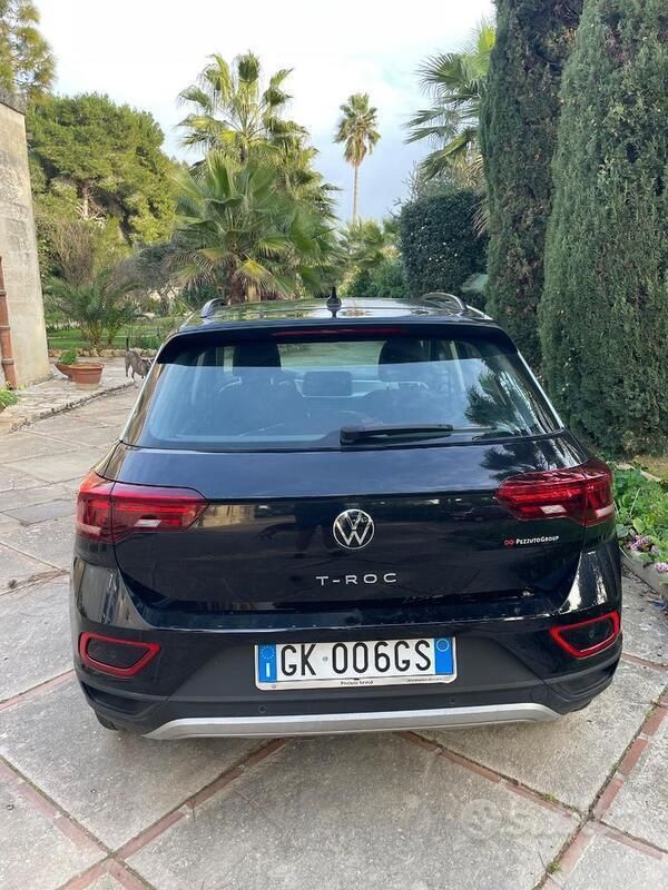 Usata VW T-Roc Life 110 CV (80 kW) 2022 Nero SUV
