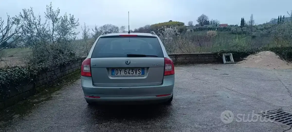 Usata Skoda Octavia 102 CV (75 kW) 2010 Grigio Station wagon