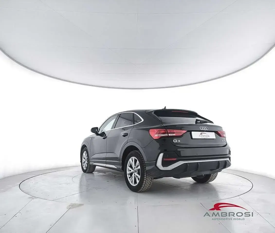 Gebraucht Audi Q3 Sportback S-Line 150 PS (110 kW) 2023 Schwarz SUV