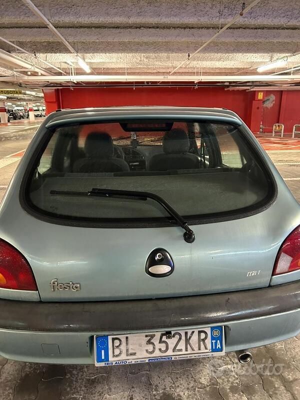 Usata Ford Fiesta 2000 Blu Utilitaria