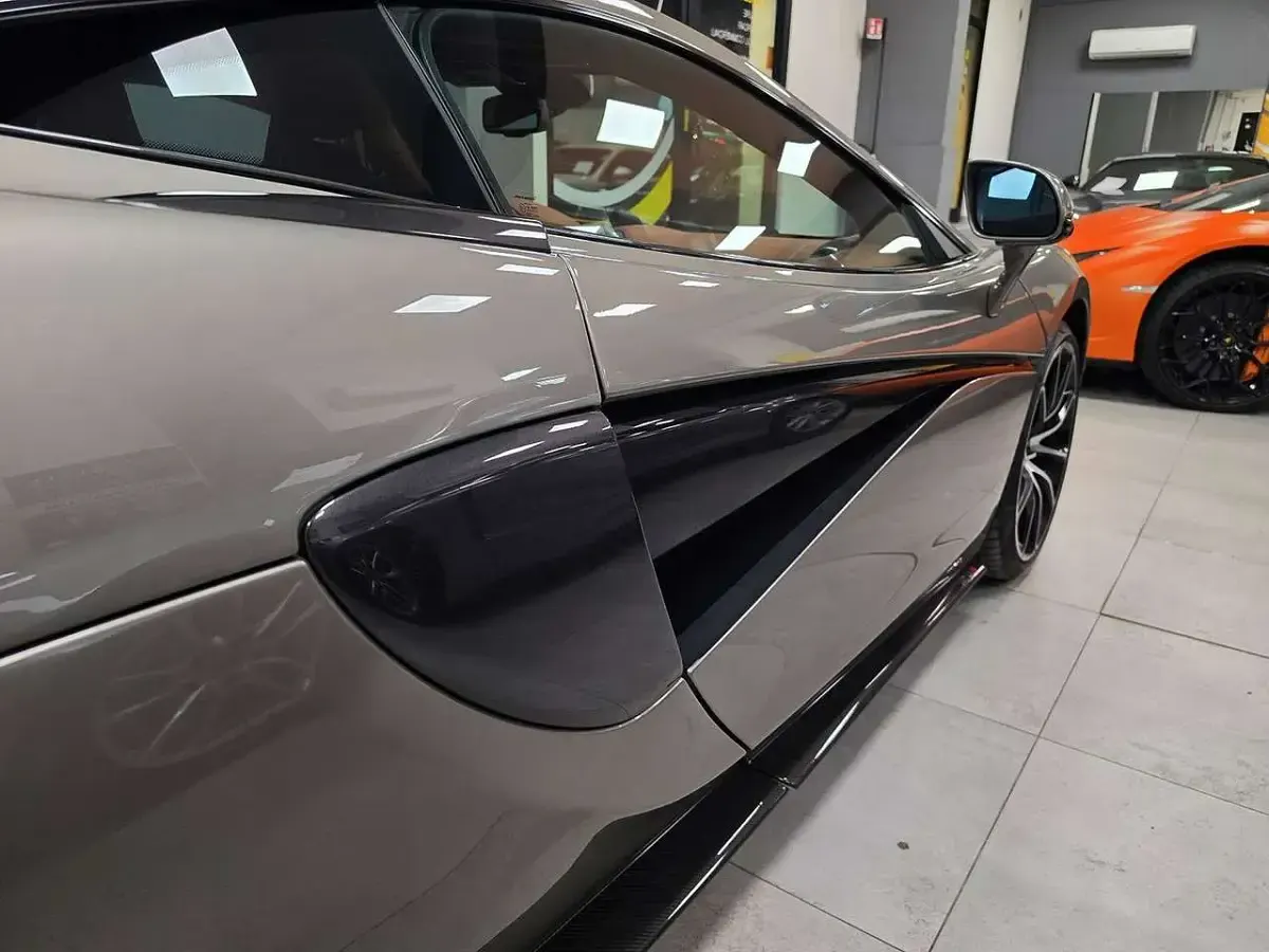 Usata McLaren 570S 570 CV (419 kW) 2016 Silver blade Coupé