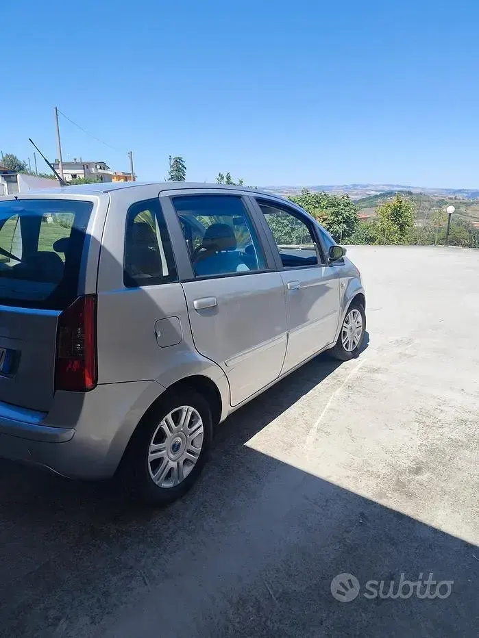 Usata Fiat Idea 69 CV (50 kW) 2005 Grigio Monovolume