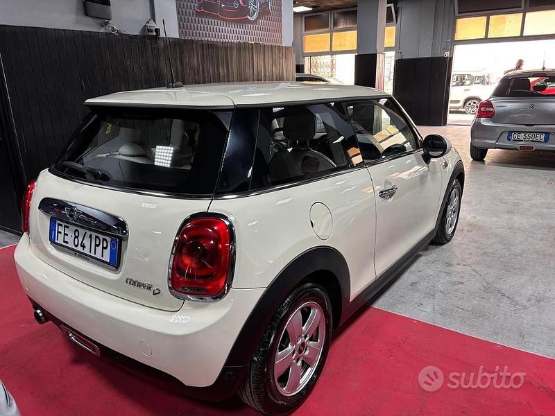 Usata Mini Cooper D Hype 115 CV (84 kW) 2016 Beige Utilitaria