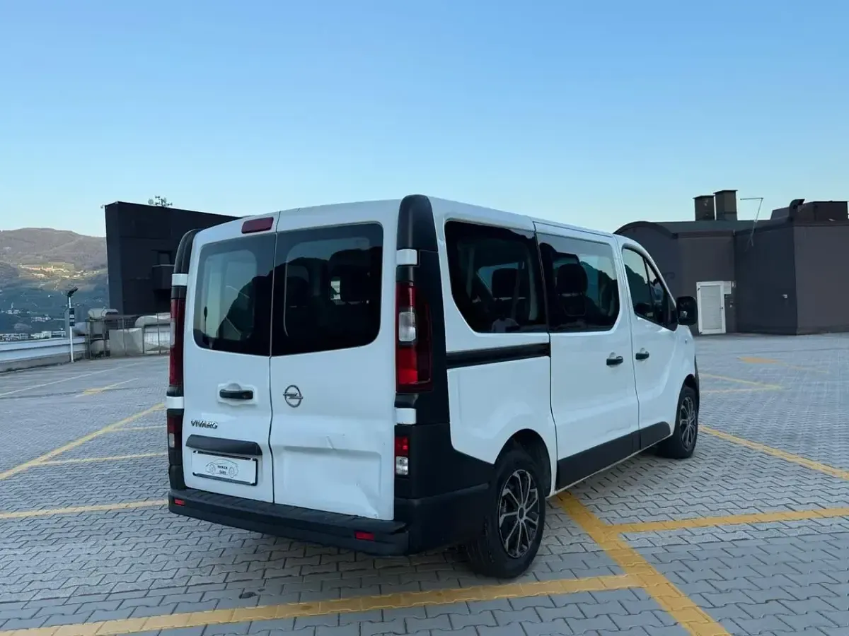 Usata Opel Vivaro 90 CV (66 kW) 2015 Bianco Monovolume