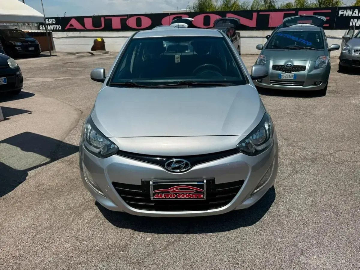 Usata Hyundai i20 Classic 74 CV (54 kW) 2013 Grigio Utilitaria
