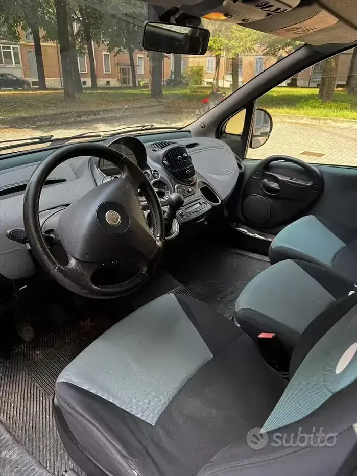 Usata Fiat Multipla 103 CV (75 kW) 2009 Grigio Monovolume