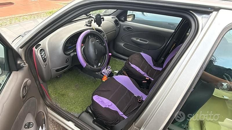 Usata Ford Fiesta 75 CV (55 kW) 2000 Grigio Berlina