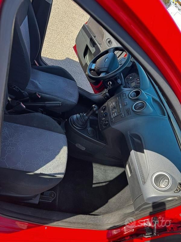Usata Ford Fiesta 2006 Utilitaria