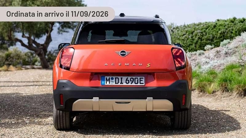 Nuova Mini Aceman Favoured 64 kW (88 CV) 2025 Argento SUV