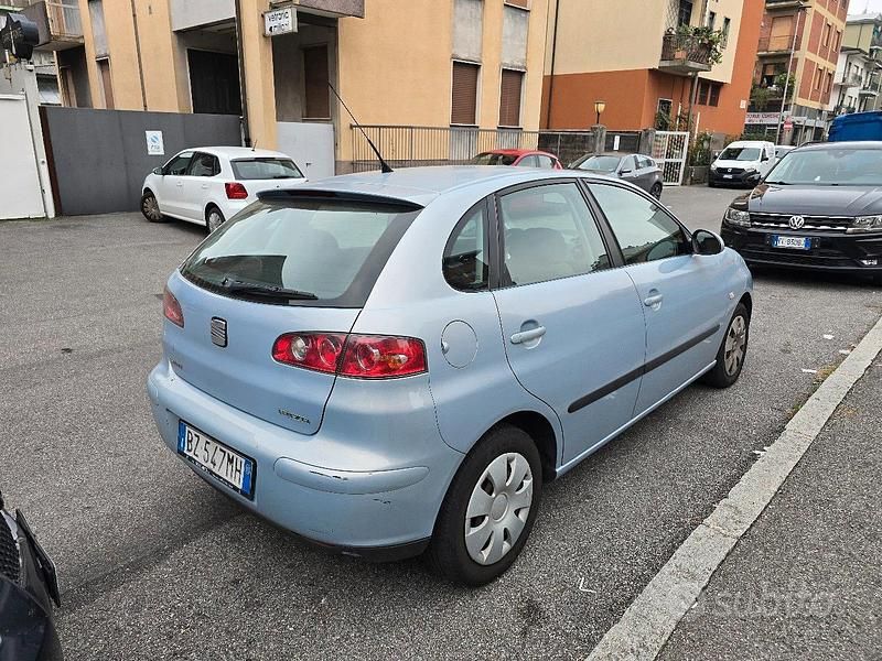 Usata Seat Ibiza 75 CV (55 kW) 2002 Berlina