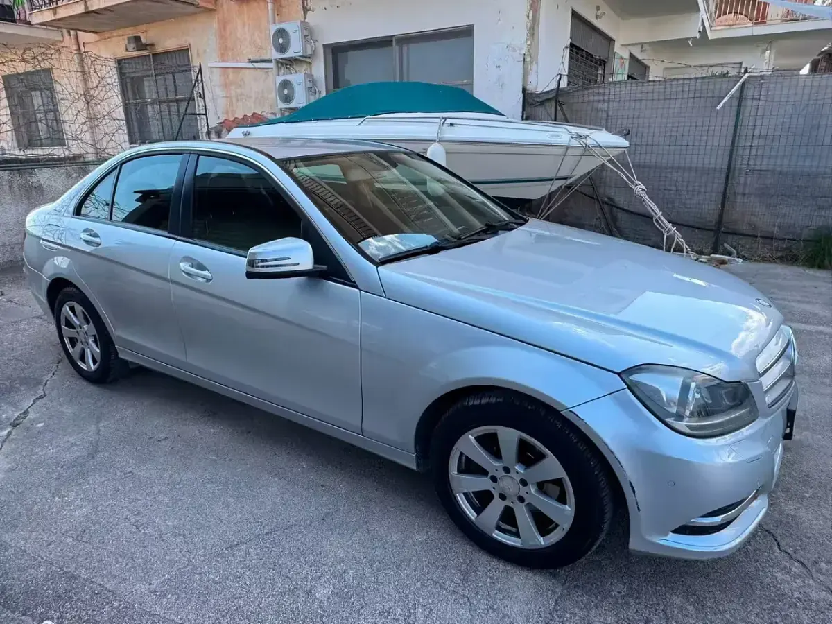 Usata Mercedes C200 169 CV (124 kW) 2012 Argento Berlina