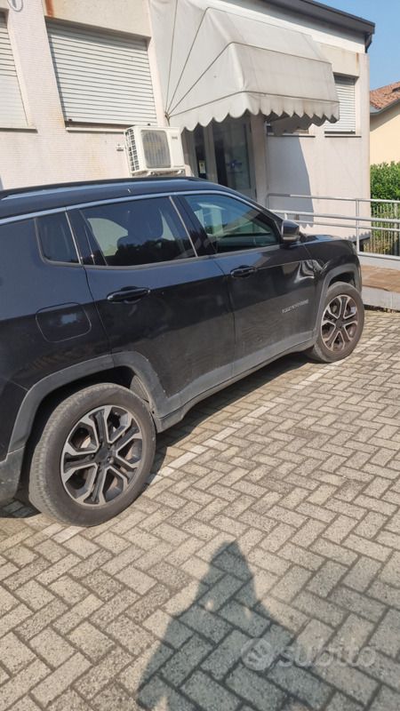 Nero Usata 2021 Jeep Compass SUV | 18.500 € (Buon prezzo) - Immagine 1/4