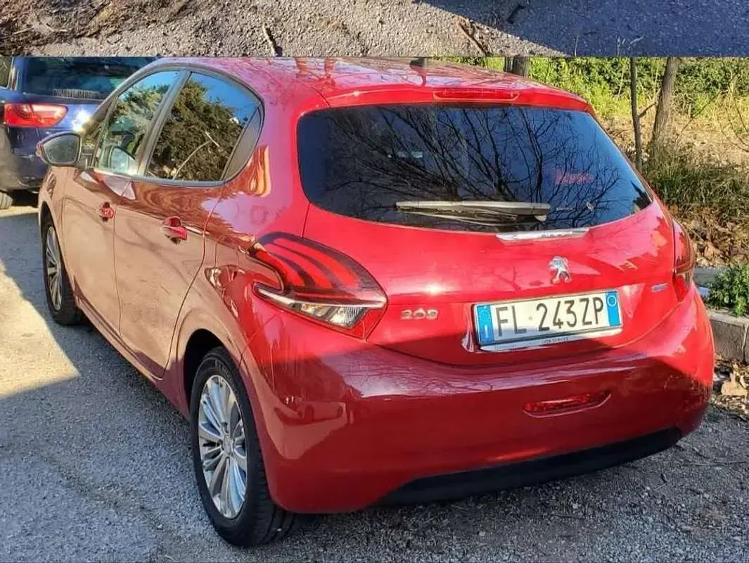 Usata Peugeot 208 Active 68 CV (50 kW) 2017 Rosso Utilitaria