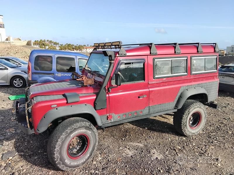 Usata Land Rover Defender 109 CV (80 kW) 1993 Rosso SUV