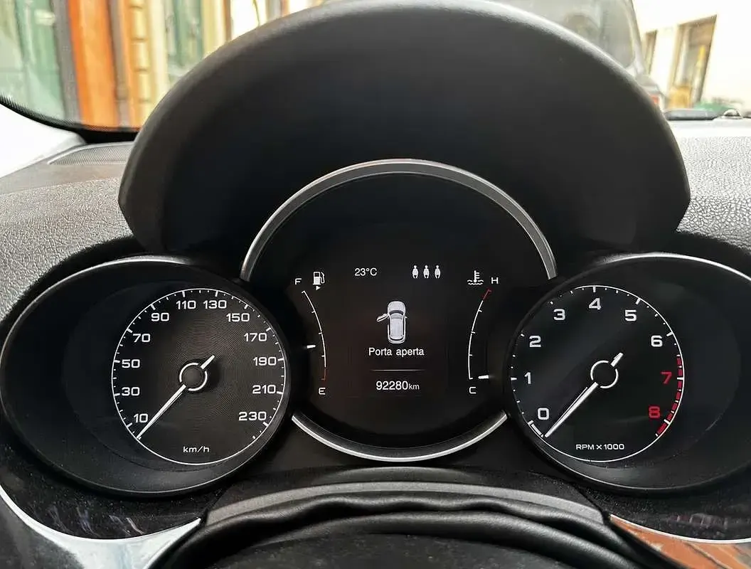 Usado Fiat 500 Business 120 CV (88 kW) 2024 Negro Familiar