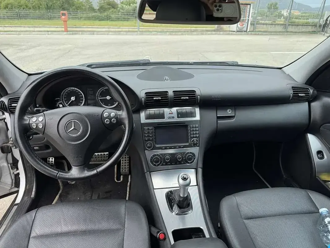 Usata Mercedes C220 Avantgarde 150 CV (110 kW) 2007 Berlina