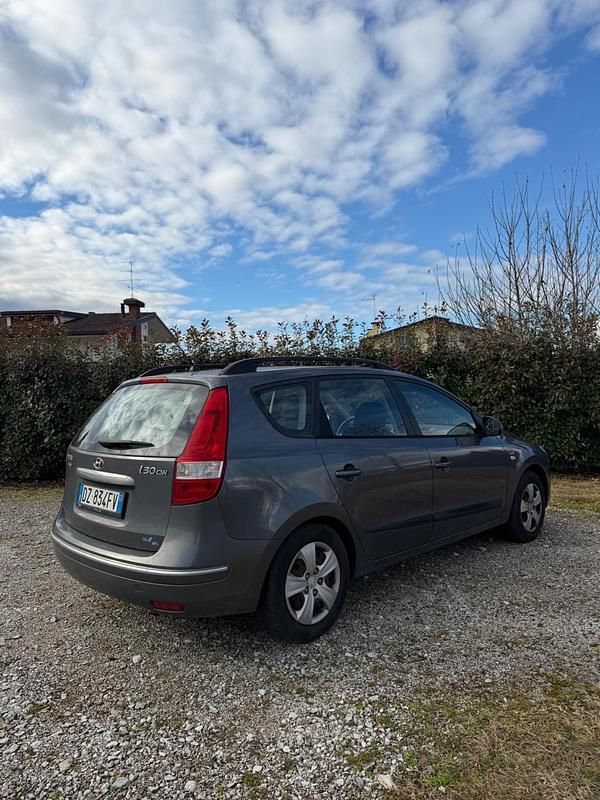 Usata Hyundai i30 Active 126 CV (92 kW) 2009 Grigio Berlina