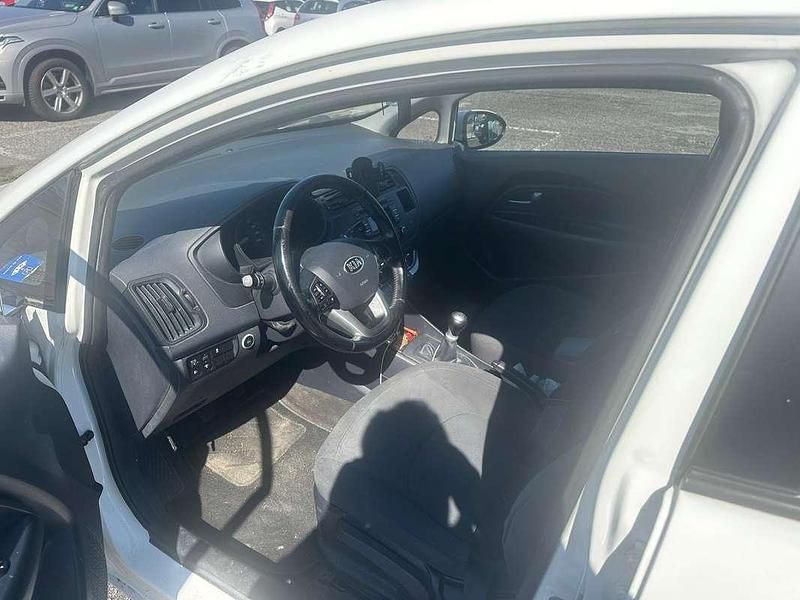 Usata Kia Rio 86 CV (63 kW) 2014 Bianco Berlina