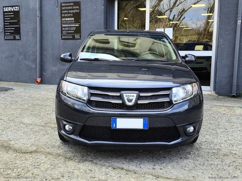 Usata Dacia Sandero Lauréate 75 CV (55 kW) 2015 Berlina