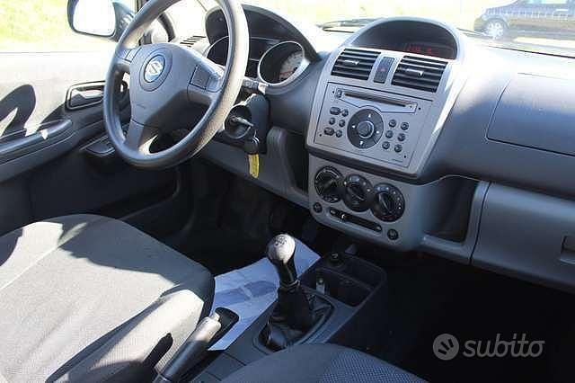 Usata Suzuki Ignis GL 99 CV (72 kW) 2007 Nero Utilitaria
