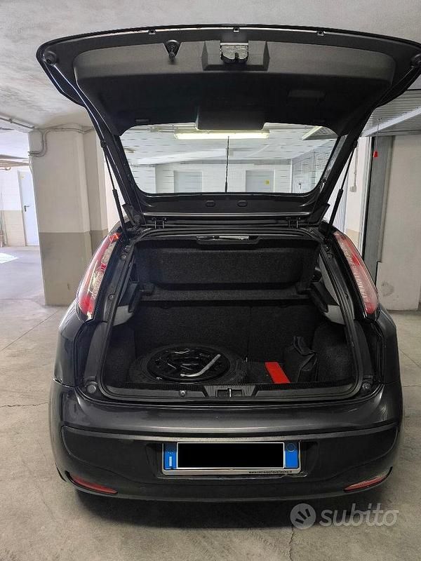 Usata Fiat Punto Evo Dynamic 77 CV (56 kW) 2010 Grigio Utilitaria