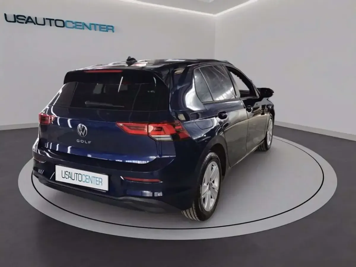 Usata VW Golf VIII Life 110 CV (80 kW) 2020 H7 atlantic blue metallizzato Berlina