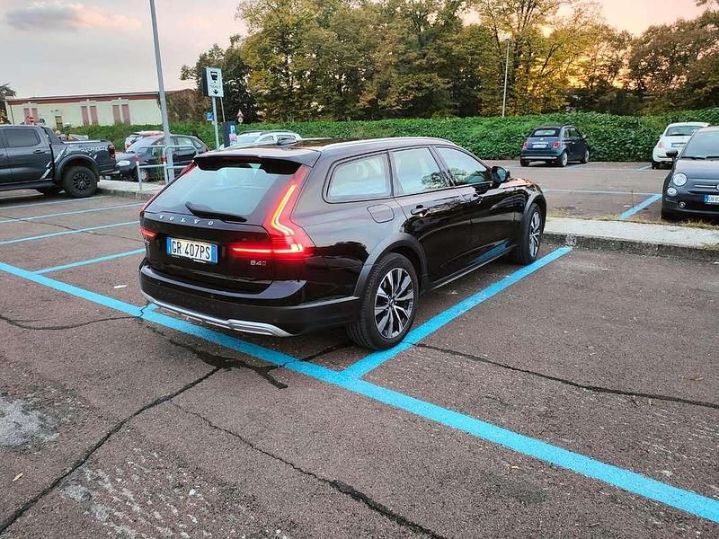 Usata Volvo V90 CC 197 CV (144 kW) 2024 Nero Station wagon