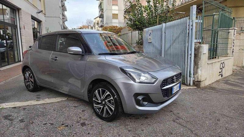 Grigio Usata 2022 Suzuki Swift Tre volumi | 13.700 € (Buon prezzo) - Immagine 1/4