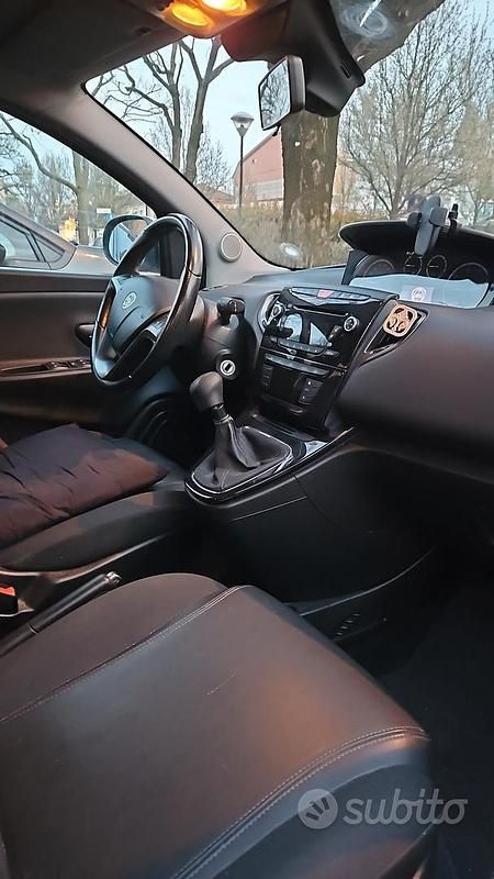 Usata Lancia Ypsilon 69 CV (50 kW) 2011 Utilitaria