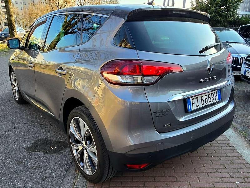 Usata Renault Scénic IV Initiale Paris 120 CV (88 kW) 2019 Argento Monovolume