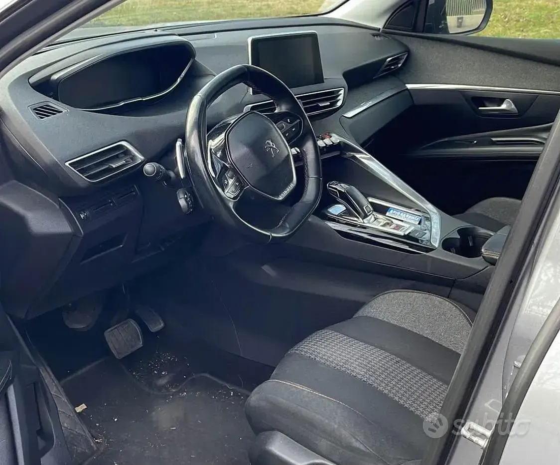 Usata Peugeot 3008 112 CV (82 kW) 2017 Grigio SUV