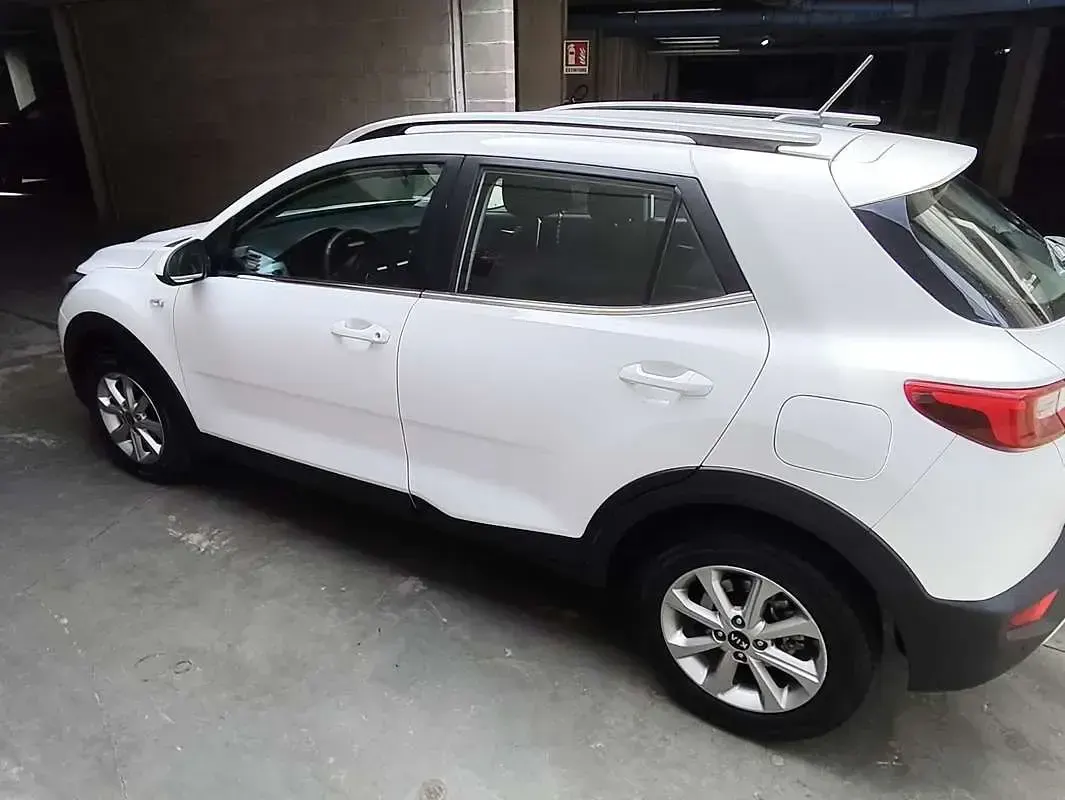 Usata Kia Stonic Style 101 CV (74 kW) 2017 Bianco SUV