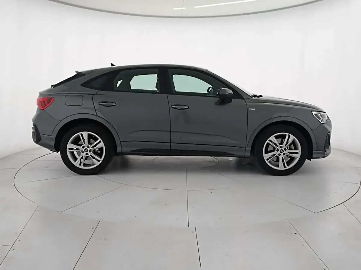 Usata Audi Q3 Sportback S-Line 190 CV (139 kW) 2020 Grigio scuro SUV