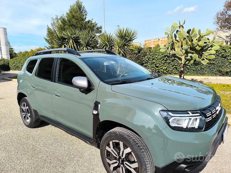Usata Dacia Duster 100 CV (73 kW) 2023 Verde SUV