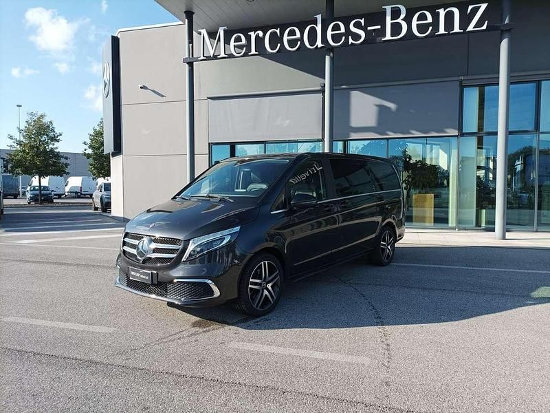 Usata Mercedes V300 Premium 239 CV (175 kW) 2019 Nero Monovolume