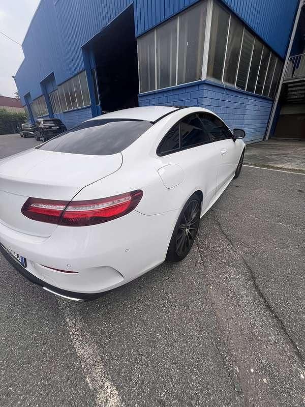 Usata Mercedes E300 Business 245 CV (180 kW) 2019 Coupé